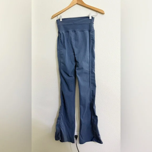 Free People Movement Limitless Pant Flare Leggings Indigo Blue Size XS - Picture 3 of 14